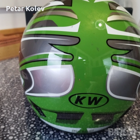 Продавам каска 