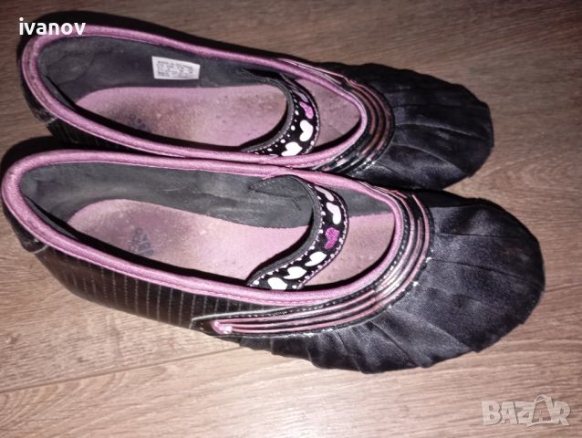 Adidas дамски обувки , снимка 2 - Дамски ежедневни обувки - 46484024