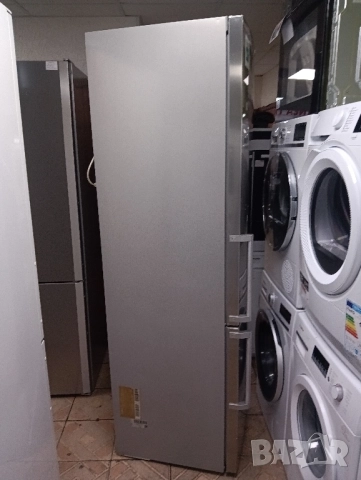 Иноксов комбиниран хладилник с фризер Сименс Siemens A+++ 2 години гаранция!, снимка 8 - Хладилници - 51993664