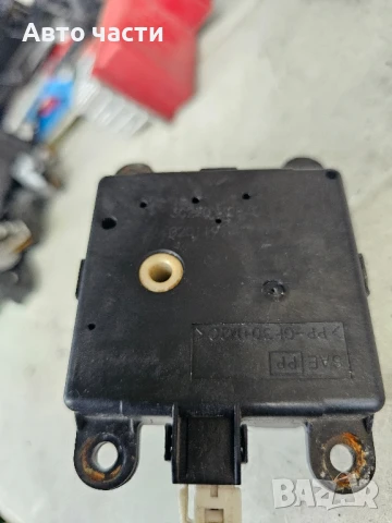 Mazda Demio 1999 Задвижващ механизъм на въздушната клапа 3027030840