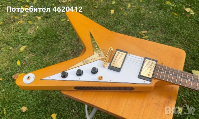 Epiphone Inspired by Gibson Custom 1958 Korina Flying V Aged Natural Gloss, снимка 3 - Китари - 52246463