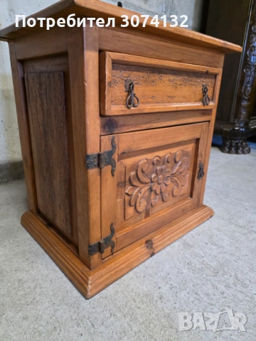 Ретро шкафче с метален обков, снимка 4 - Шкафове - 54208269