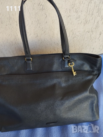 Fossil -естествена кожа.