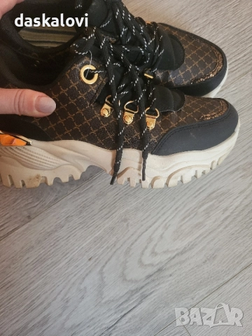 маратонки носени два пъти , снимка 2 - Маратонки - 52637425