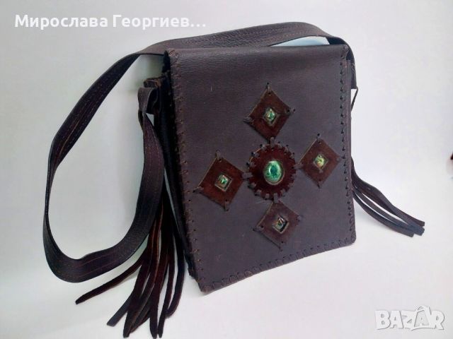 Стара българска кожена чанта с велурена декорация и камъни, снимка 1 - Чанти - 45157744