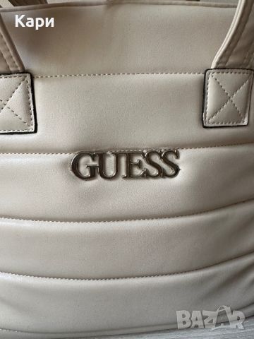 Дамска бежова чанта на Guess, снимка 3 - Чанти - 45998220