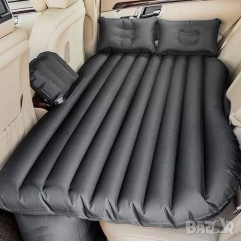 Черно надуваемо легло за спане в автомобил на път за задна седалка