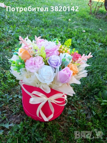 Подаръчна кутия с вечни ароматни цветя , снимка 1