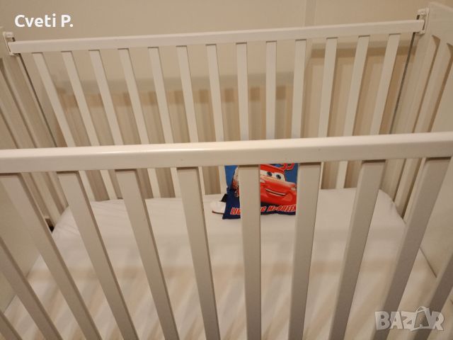 Бебешко легло с матрак Пиер Карден и скрин, снимка 1 - Бебешки легла и матраци - 45841637