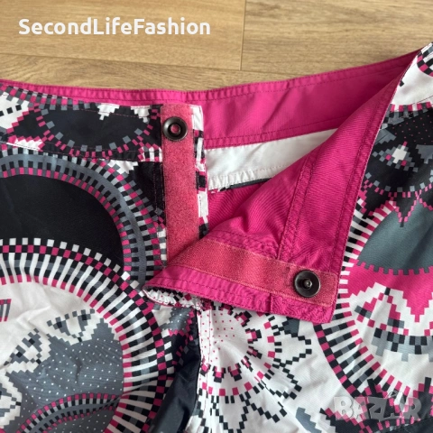 Дамски къси панталони O’Neill размер M-L двулицеви плажни , снимка 5 - Къси панталони и бермуди - 53910249