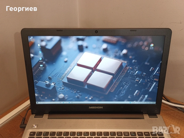 Лаптоп Medion Akoya E6422 - i3 6100U / 15,6", снимка 3 - Лаптопи за дома - 52138774