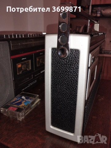 Радиокасетофон Грундиг., снимка 3 - Радиокасетофони, транзистори - 53305369