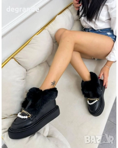Пухени дамски боти с перли