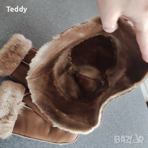 Стилен комплект шапка и ръкавици, снимка 7 - Шапки - 52659375