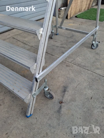 Алуминиева стълба с платформа и колела KRAUSE 1x7, снимка 6 - Други инструменти - 50853677