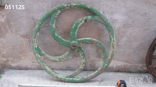 масивно възрожденско чигунено колело , снимка 8 - Антикварни и старинни предмети - 50659927