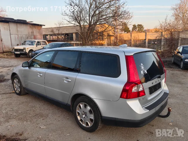 Volvo V70 2.5T Газ/Бензин, снимка 8 - Автомобили и джипове - 48136227