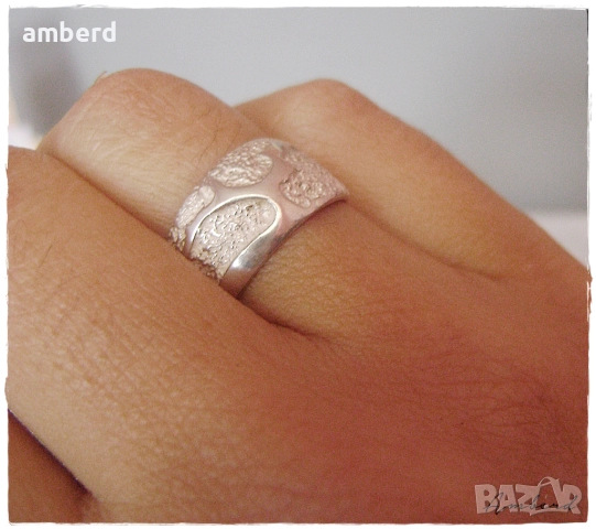 Нежен и елегантен сребърен пръстен - модел R010