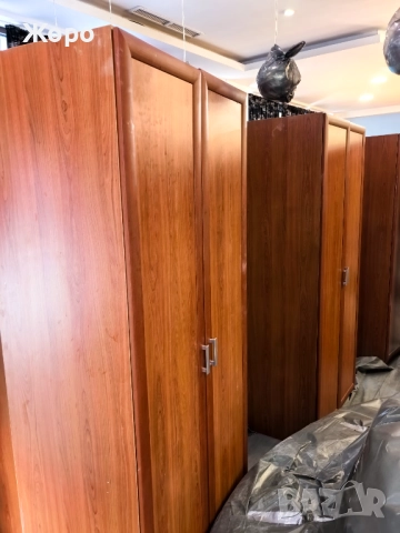 Продаваме двукрилни гардероби, снимка 9 - Гардероби - 52128075