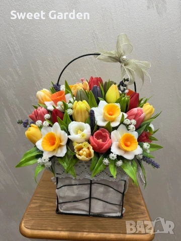 Аранжировки от ароматни сапунени цветя.., снимка 8 - Подаръци за жени - 54091043