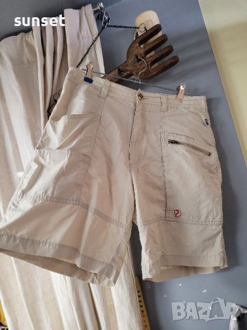 Дамски къси панталони Fjallraven

бежеви къси гащи- 40 размер, снимка 1 - Къси панталони и бермуди - 46443350