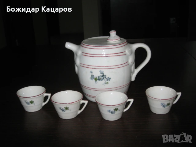 Стар сервиз за греяна ракия, за четири персони. Цена 23 лева. Пращам по Еконт. За София, може и личн