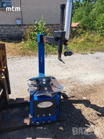 машина за монтаж демонтаж на гуми 