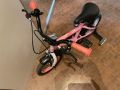 Детско колело Макани 12" с помощни колела пълен комплект отлично, снимка 1