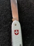 Швейцарско ножче "Victorinox" 81 год. - отлично състояние , снимка 2