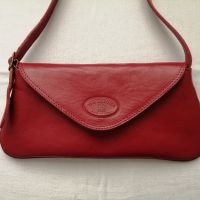 Малка дамска чанта от естествена кожа в червен цвят, снимка 2 - Чанти - 45113863