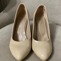 Бежови дамски обувки, снимка 1 - Дамски обувки на ток - 45452857