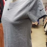 Дамска тениска NIKE / Размер М, снимка 1 - Тениски - 45422058