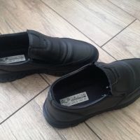 Продавам черни мъжки затворени обувки без връзки, снимка 2 - Ежедневни обувки - 45213518