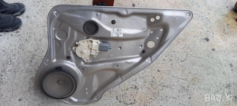 Заден десен стъклоповдигач Mercedes W212 E-Class, снимка 1