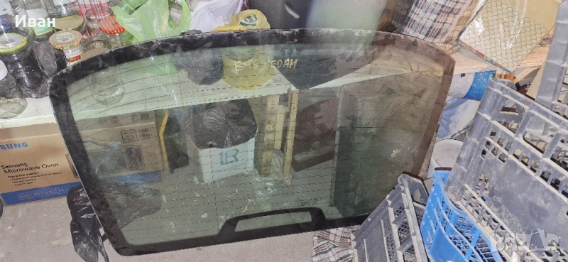 Задно стъкло Бмв е46 седан , снимка 1