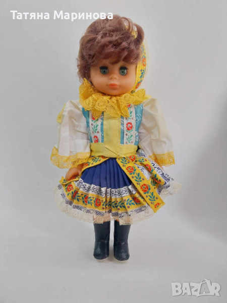 Кукла от Чехословакия в традиционно облекло, снимка 1