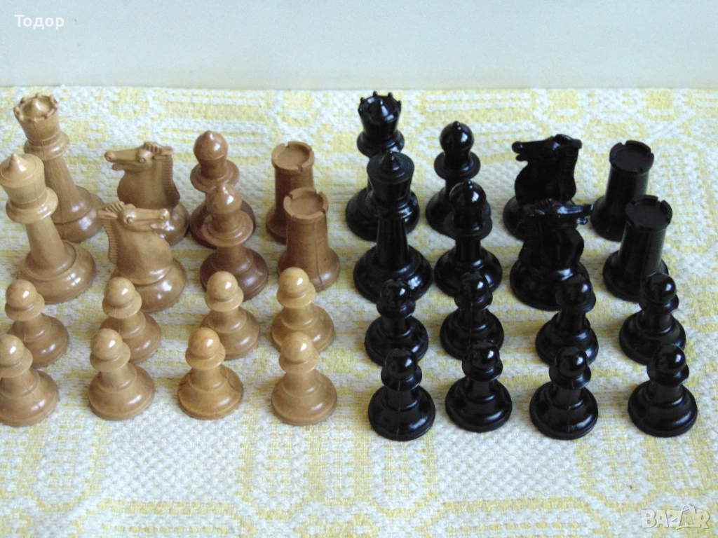 Бакелитови фигури за шах, снимка 1