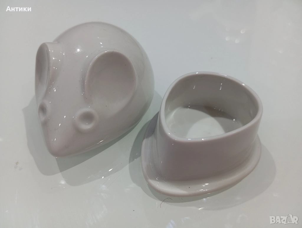 Стара порцеланова кутия за бижута маркирана , снимка 1