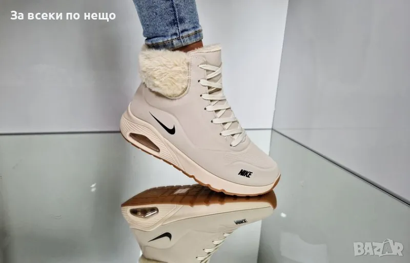 Дамски бежови маратонки Nike, снимка 1