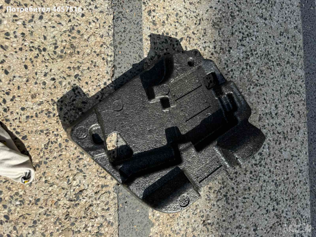 Стиропорена поставка шумоизолатор в багажника на Ауди Audi A8 D4 H4 само за 15лв. 4h0863006, снимка 1