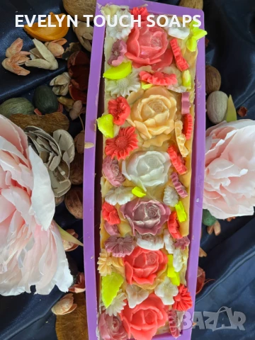 Градината Мажорел – арт сапун с флорална композиция , снимка 7 - Козметика за тяло - 51268005