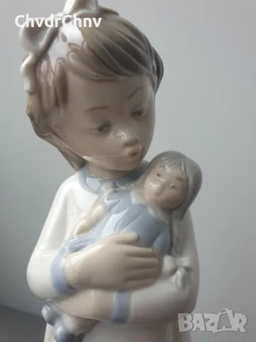 НАО ЛАДРО испанска порцеланова фигура на момиче с кукла-играчка/NAO Lladro статуетка 25см, снимка 5 - Колекции - 47123360