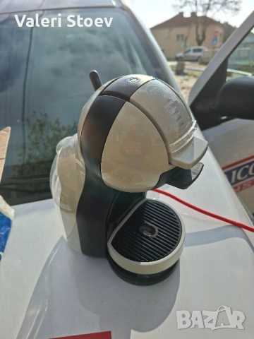 Кафе машина за капсули Dolce Gusto , снимка 3 - Кафемашини - 52429284