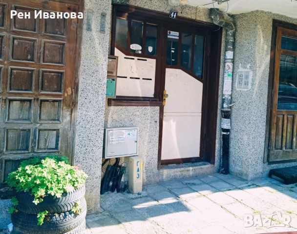 Продавам партерен 2-стаен апартамент в Бургас