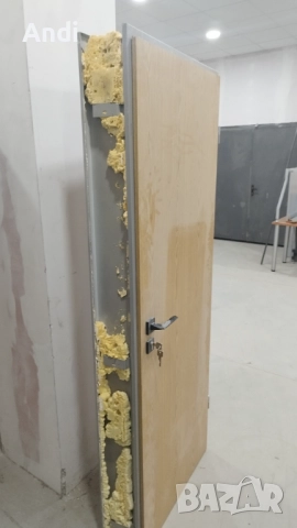 Врата с метална каса брава и дръжки с ключ 3 бр 78/201см дясна, снимка 13 - Дограми - 52715536