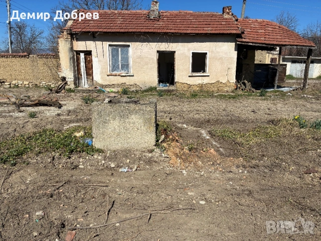 Не обитаема Къща С.Тулово, снимка 10 - Къщи - 53904022