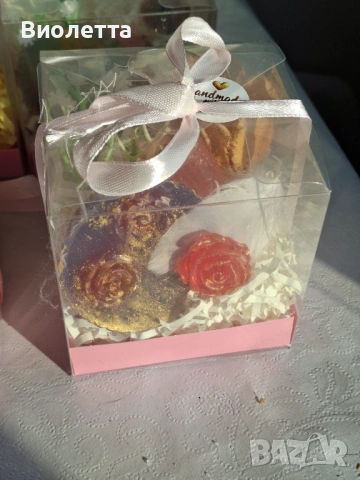 Подаръчен комплект ръчно изработени ароматни сапуни , снимка 12 - Романтични подаръци - 53850037