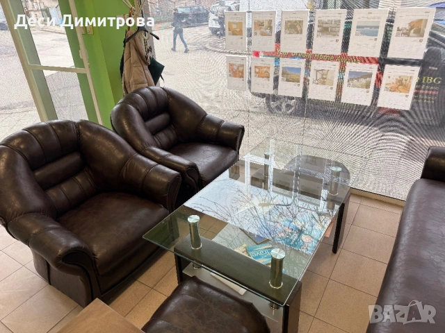 Троен диван + 2 единични фотьойла + 2 табуретки изк.кожа + холна маса , снимка 3 - Дивани и мека мебел - 54058929