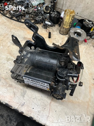 Компресор  за Mercedes w211 , снимка 2 - Части - 53922258