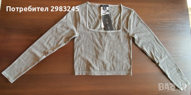 Дамска блуза с дълги ръкави и дълбоко деколте